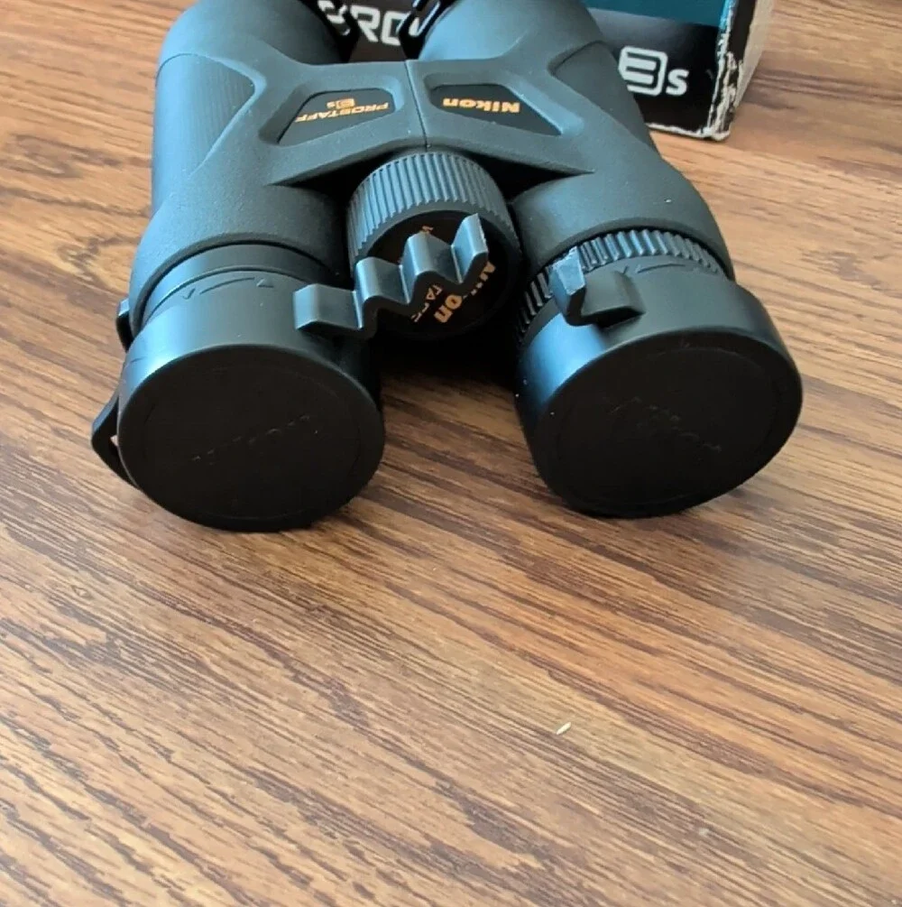 Nikon Prostaff 3S 8x42 Binoculars in Black with Case